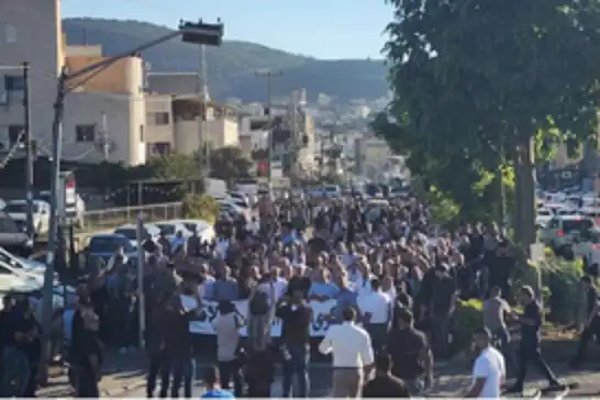 في مسيرة حاشدة.. فلسطينيو الداخل يحيون الذكرى الـ26 لهبة القدس والأقصى