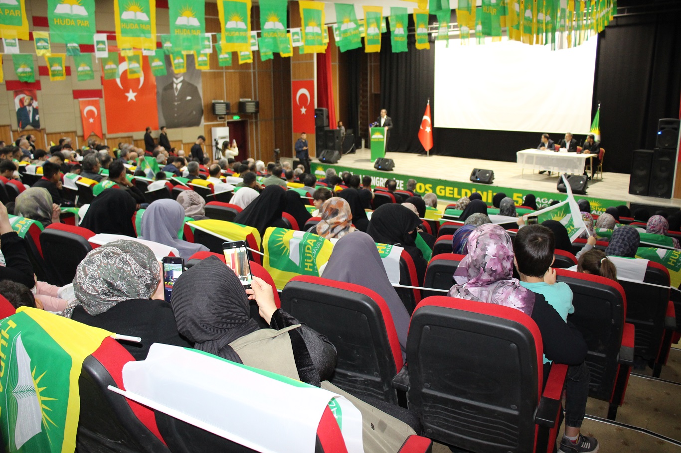 Ramanlı, "Meselelerimizi birbirimizin kanını dökerek değil, ancak birbirimizi ikna ederek çözebiliriz"