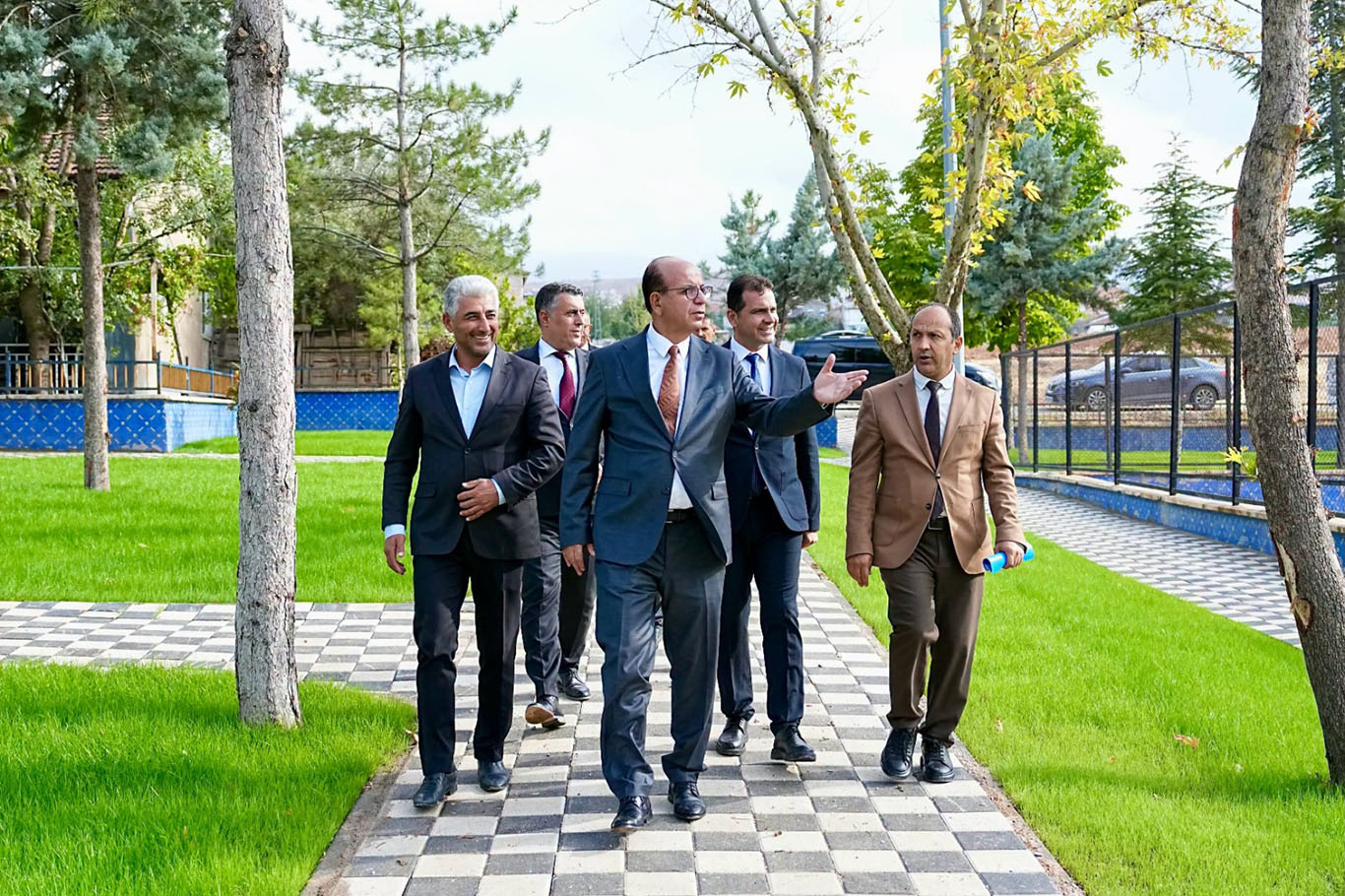 Yeşilyurt Belediyesi ilçedeki tüm parklarda yenileme çalışması başlattı  