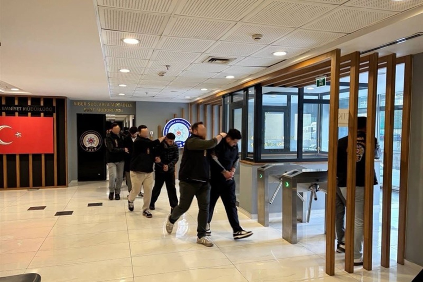 Bursa’da siber dolandırıcılık operasyonu: 4 şüpheli tutuklandı