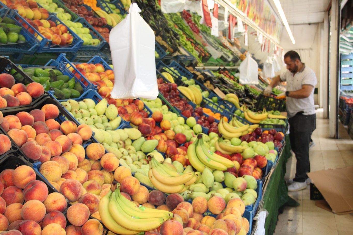 Kışlık meyve ve sebzeler tezgâhlardaki yerini aldı
