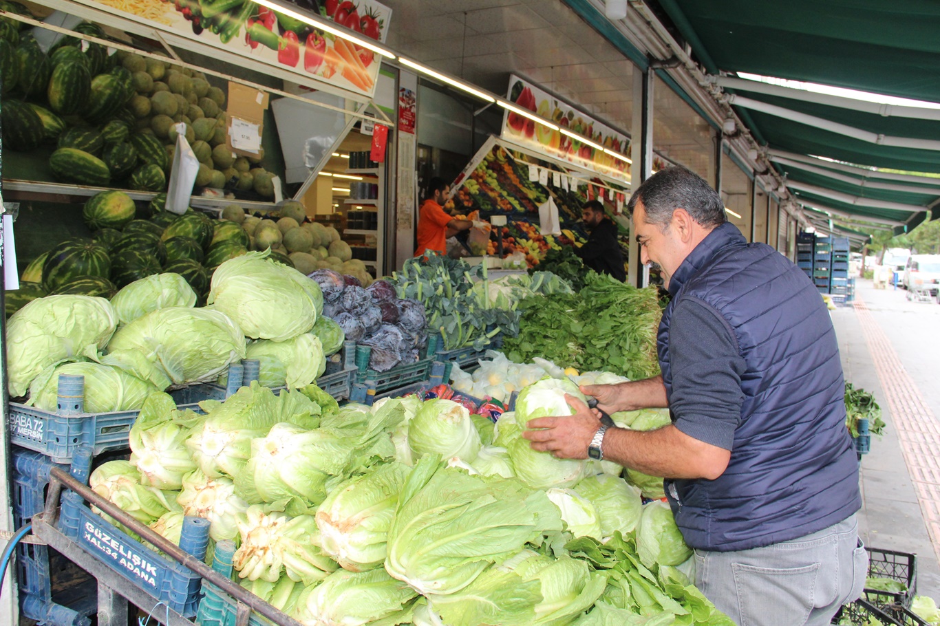 Kışlık meyve ve sebzeler tezgâhlardaki yerini aldı