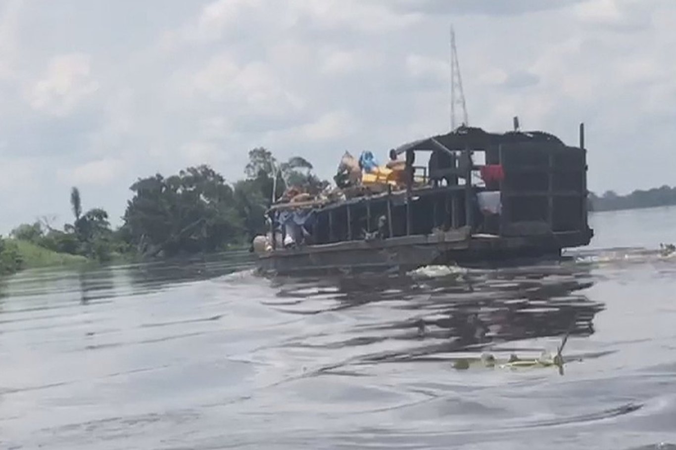 At least 30 killed after two boats collide on Congo River in DR Congo