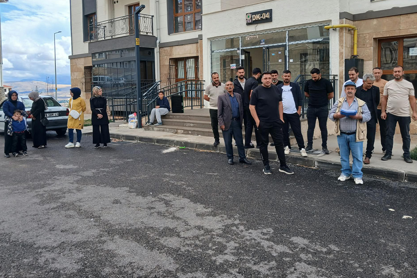 HÜDA PAR'dan Kovancılar TOKİ'deki sorunlara çözüm çağrısı