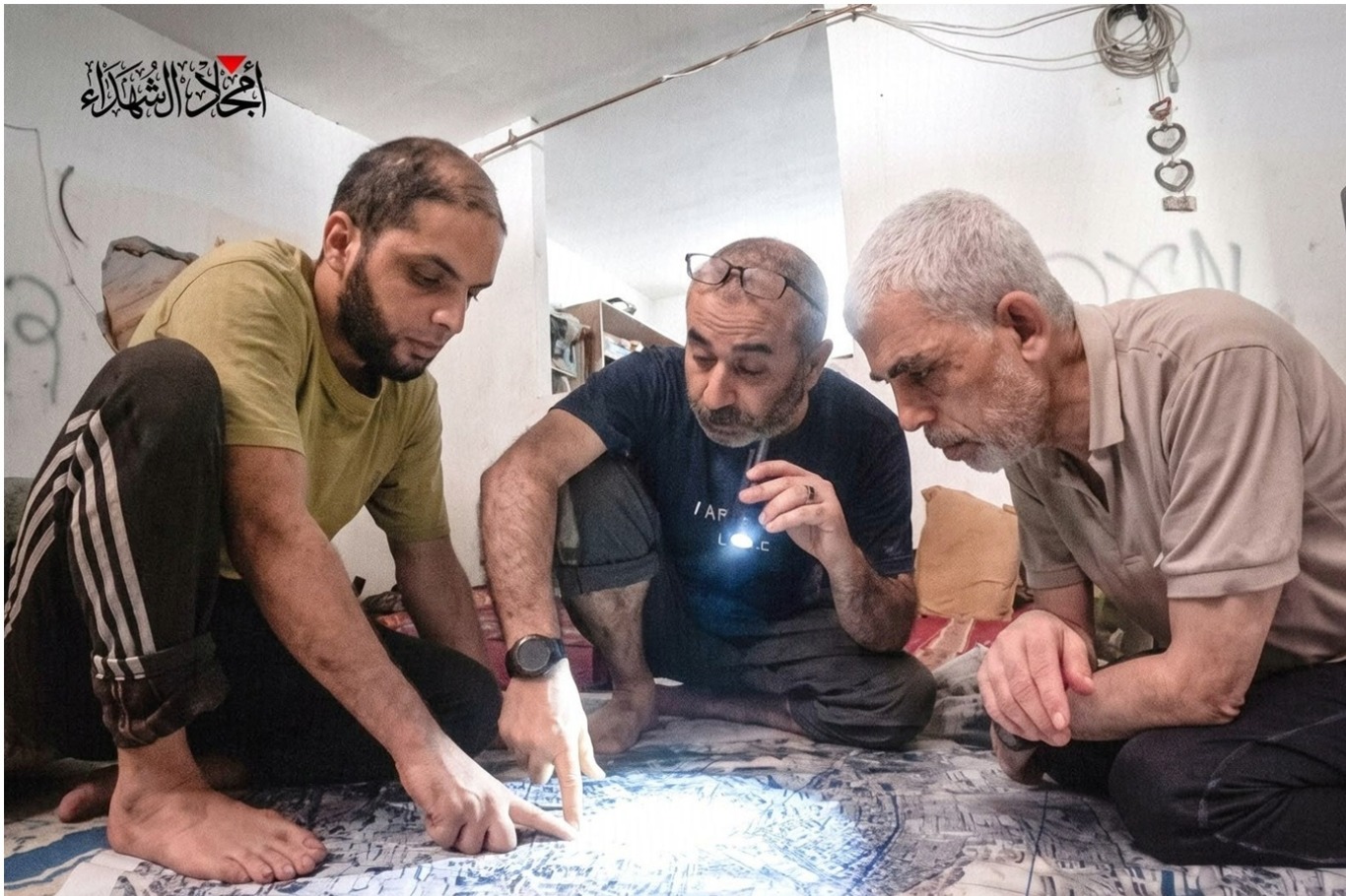 كتائب القسام تنشر صورًا جديدة للشهيد يحيى السنوار خلال طوفان الأقصى