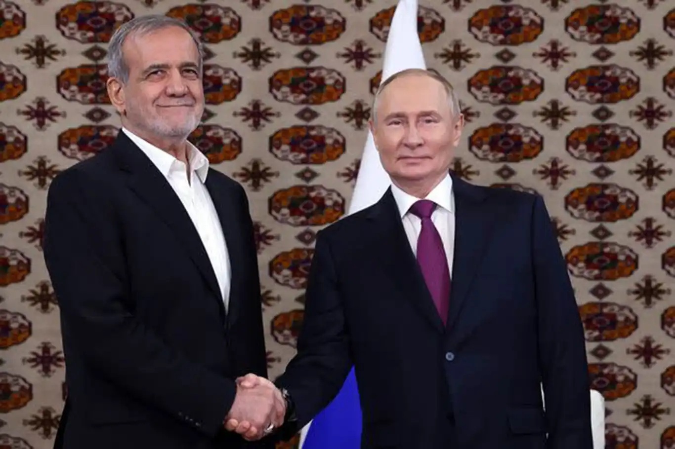 Pezeşkiyan-Putin görüşmesi Türkmenistan’da 