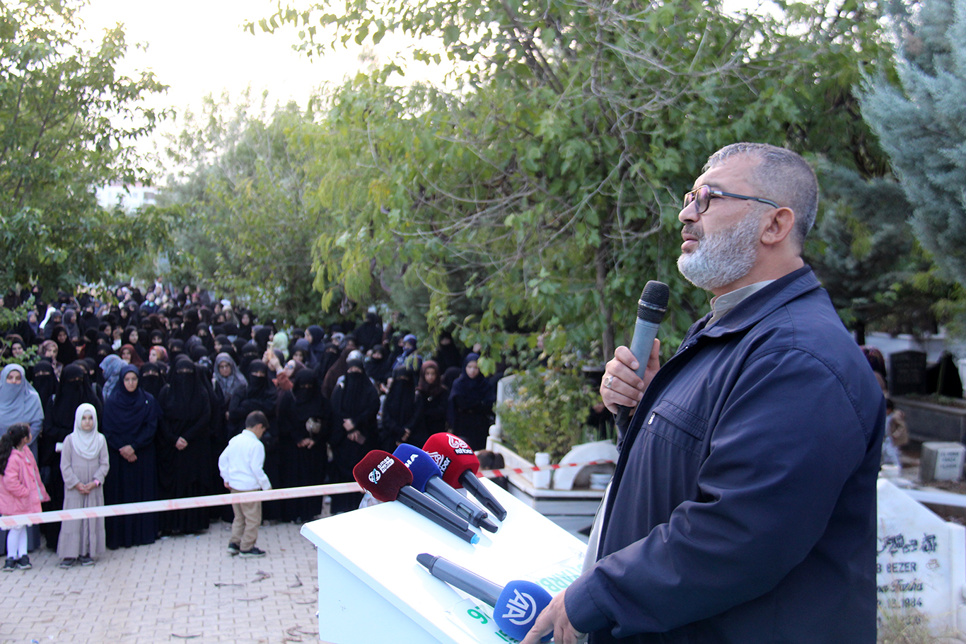 Şehîdên 6-8ê Cotmehê di 12emîn salvegera şehadeta wan de li ser gorên xwe hatin bîranîn