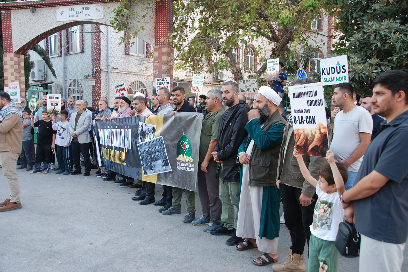İzmir'de Aksa Tufanı'nın yıl dönümünde Gazze'ye destek açıklaması