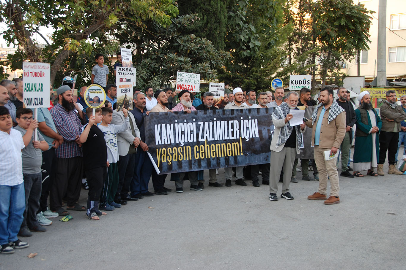 İzmir'de Aksa Tufanı'nın yıl dönümünde Gazze'ye destek açıklaması