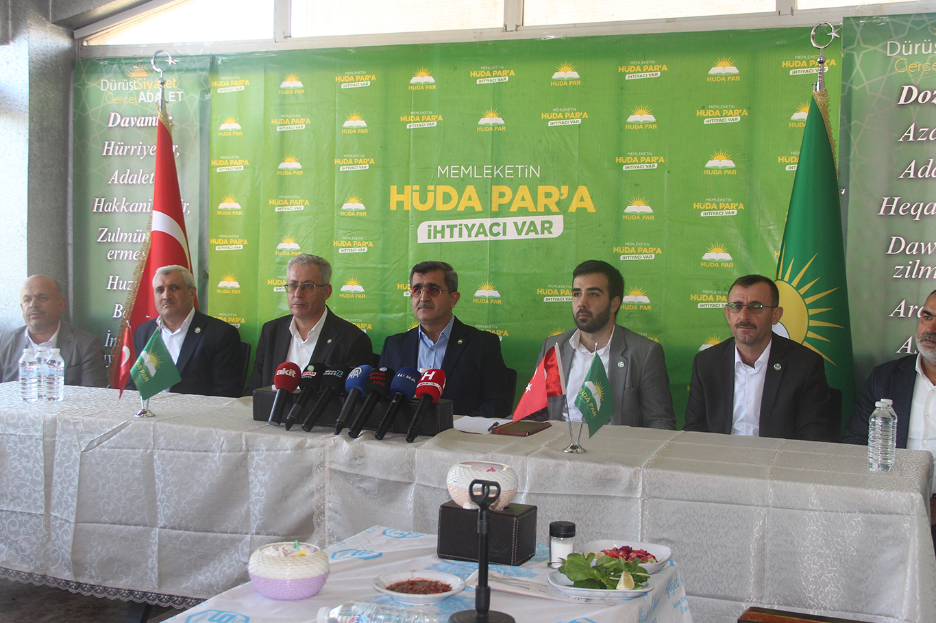 HÜDA PAR'DAN ŞIRNAK RAPORU: SAHA TESPİTLERİ PAYLAŞILDI, ÇÖZÜM ÇAĞRISINDA BULUNULDU