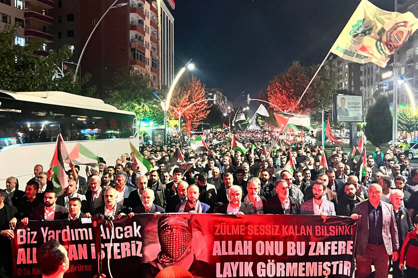 Batman'da on binler Gazze ve Kudüs için yürüdü