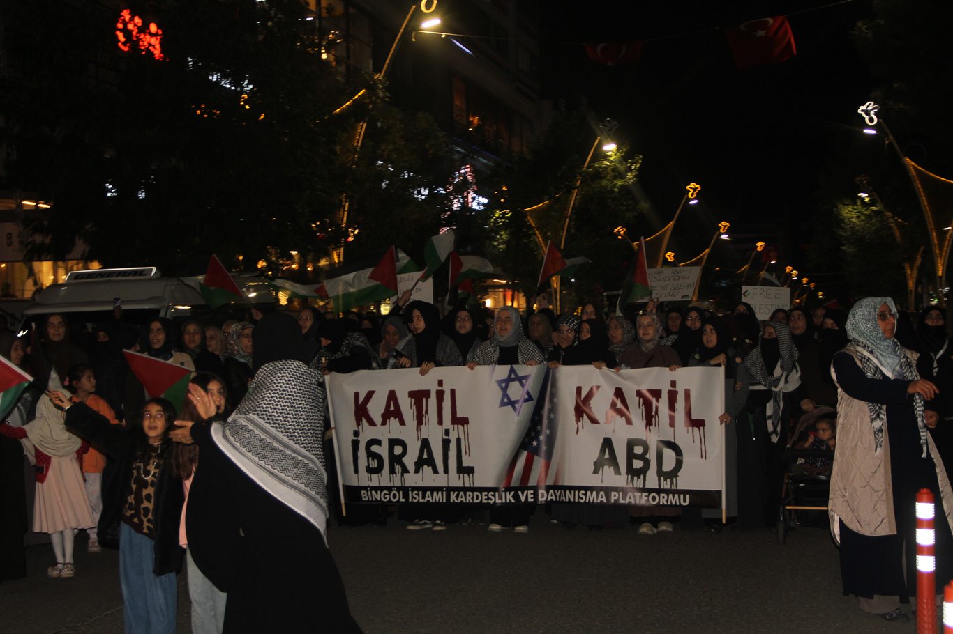 Bingöl’de Aksa Tufanı’nın 3. Yıl Dönümünde Yürüyüş ve Miting düzenlendi