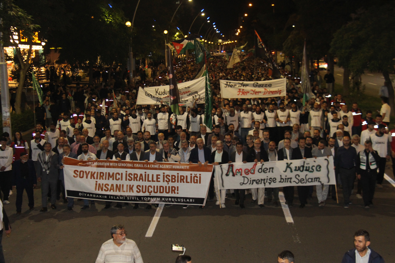 Diyarbakırlılar Aksa Tufanı'nın 3'üncü yıldönümünde Gazze için meydanlardaydı