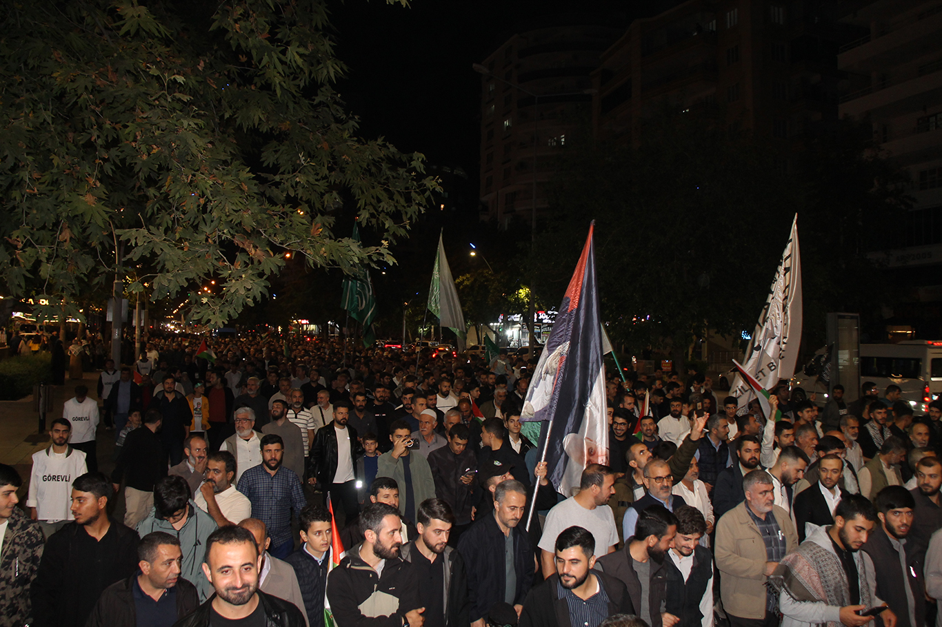 Diyarbakırlılar Aksa Tufanı'nın 3'üncü yıldönümünde Gazze için meydanlardaydı