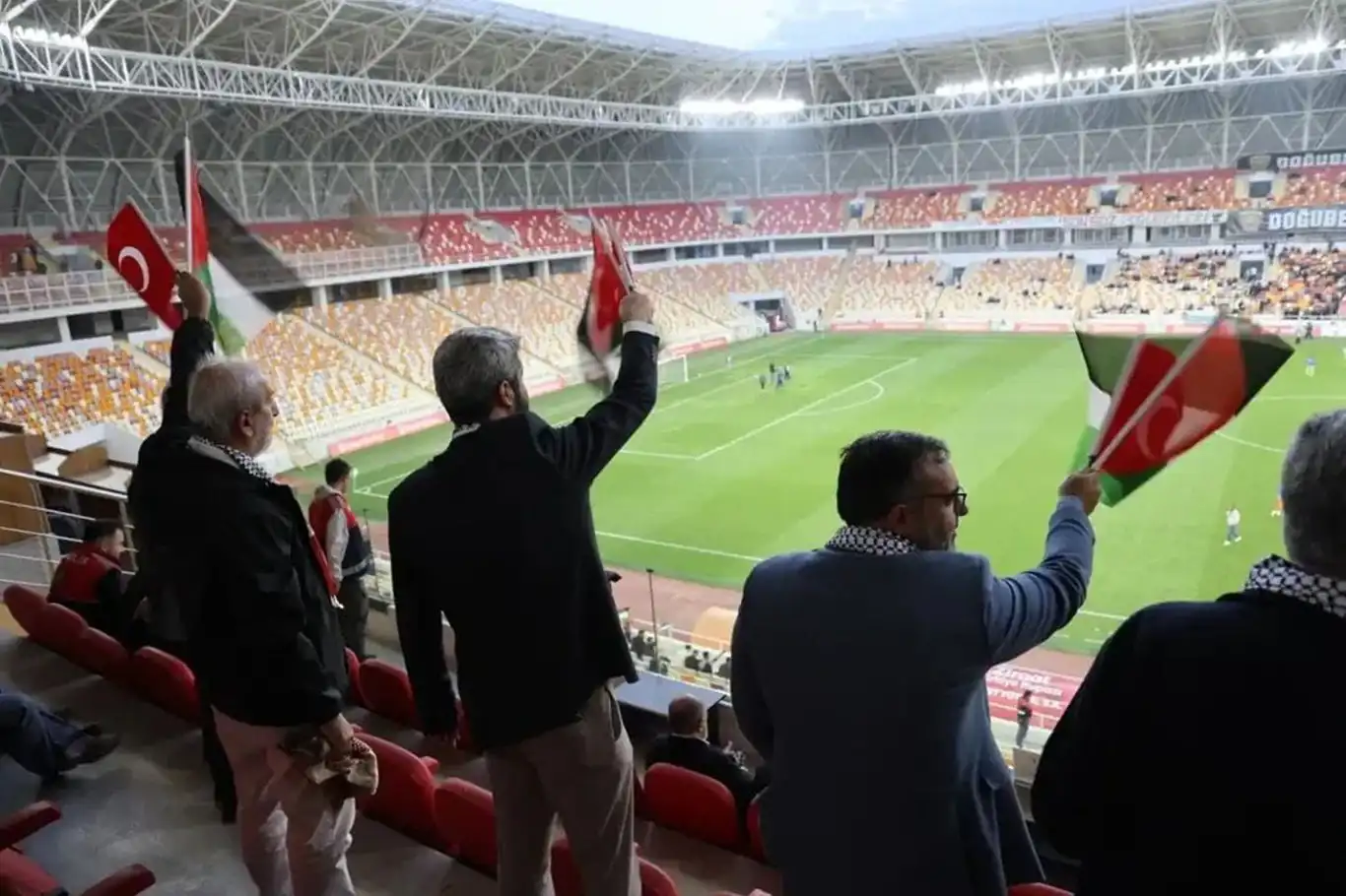 Malatya Stadyumu "Özgür Filistin" sloganlarıyla inledi
