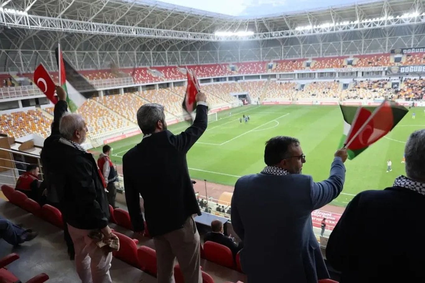 Malatya Stadyumu "Özgür Filistin" sloganlarıyla inledi