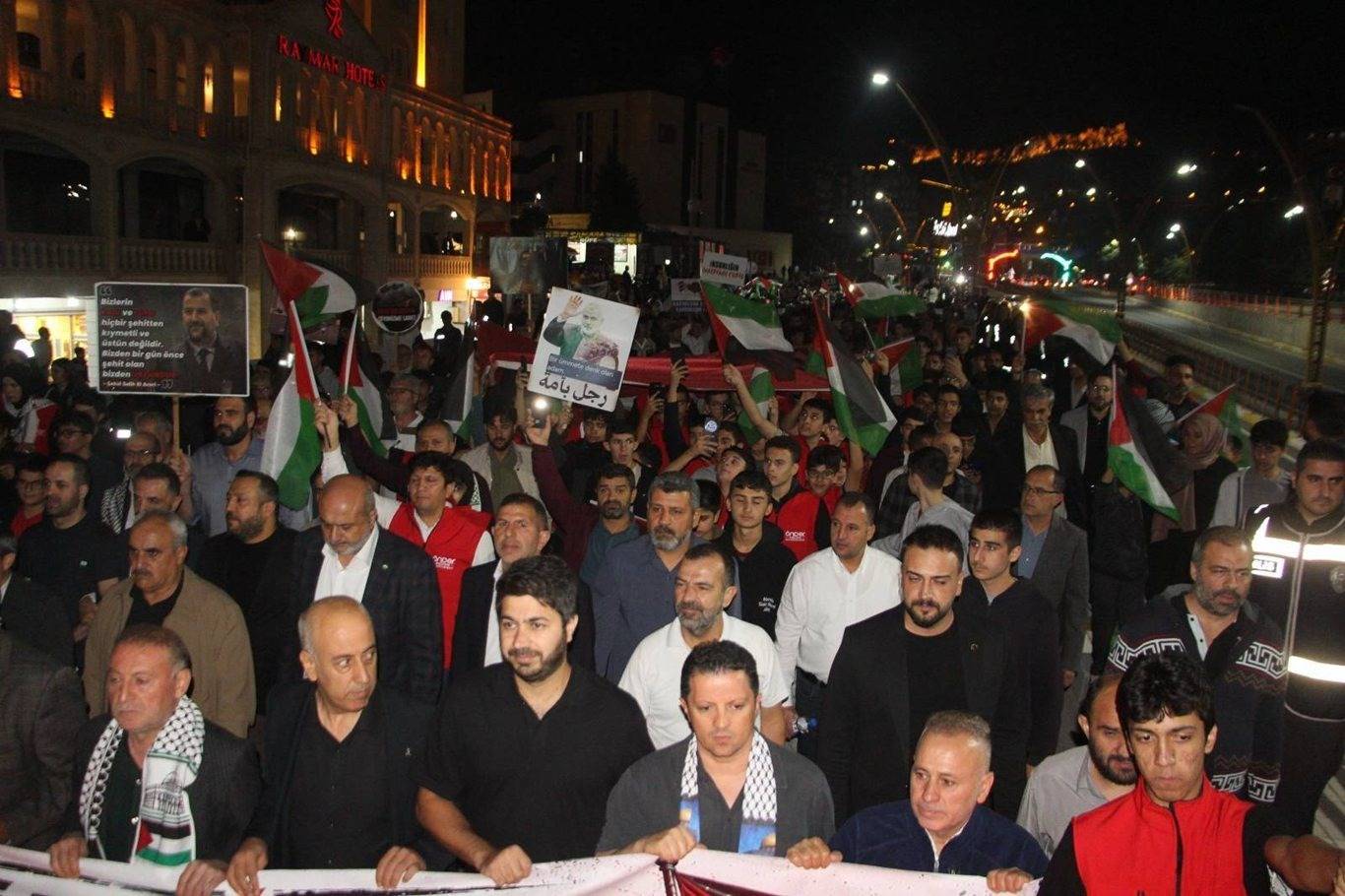 Mardin'de Aksa Tufanı'nın 3'üncü yıl dönümünde Filistin için yürüyüş düzenlendi