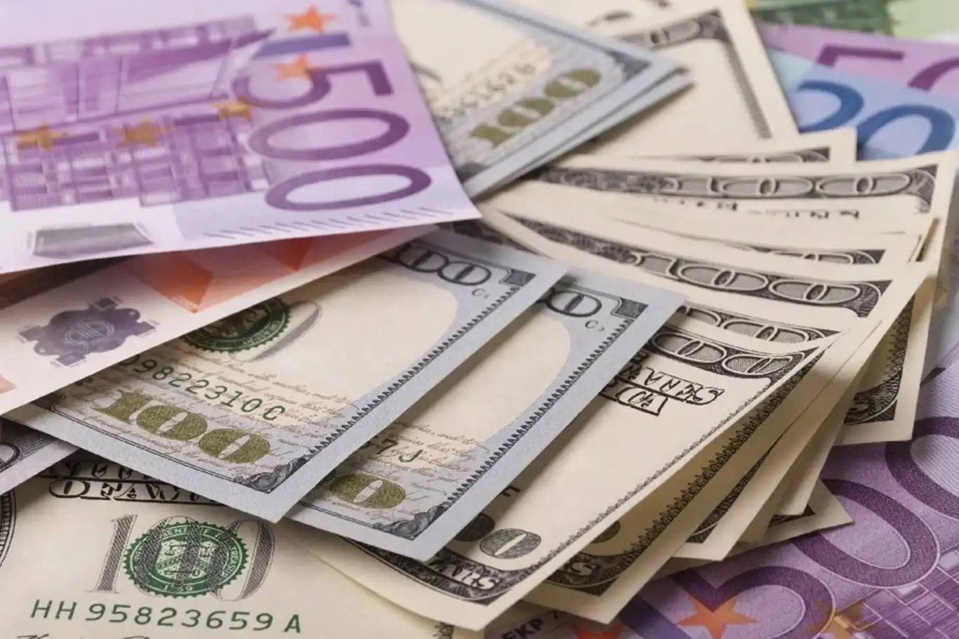 Döviz piyasalarında son durum: Dolar 49,20, euro 55,30 TL seviyesinde