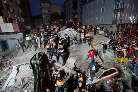 İstanbul Maltepe'de 7 katlı binanın 3 katı çöktü: Can kaybı 3'e yükseldi