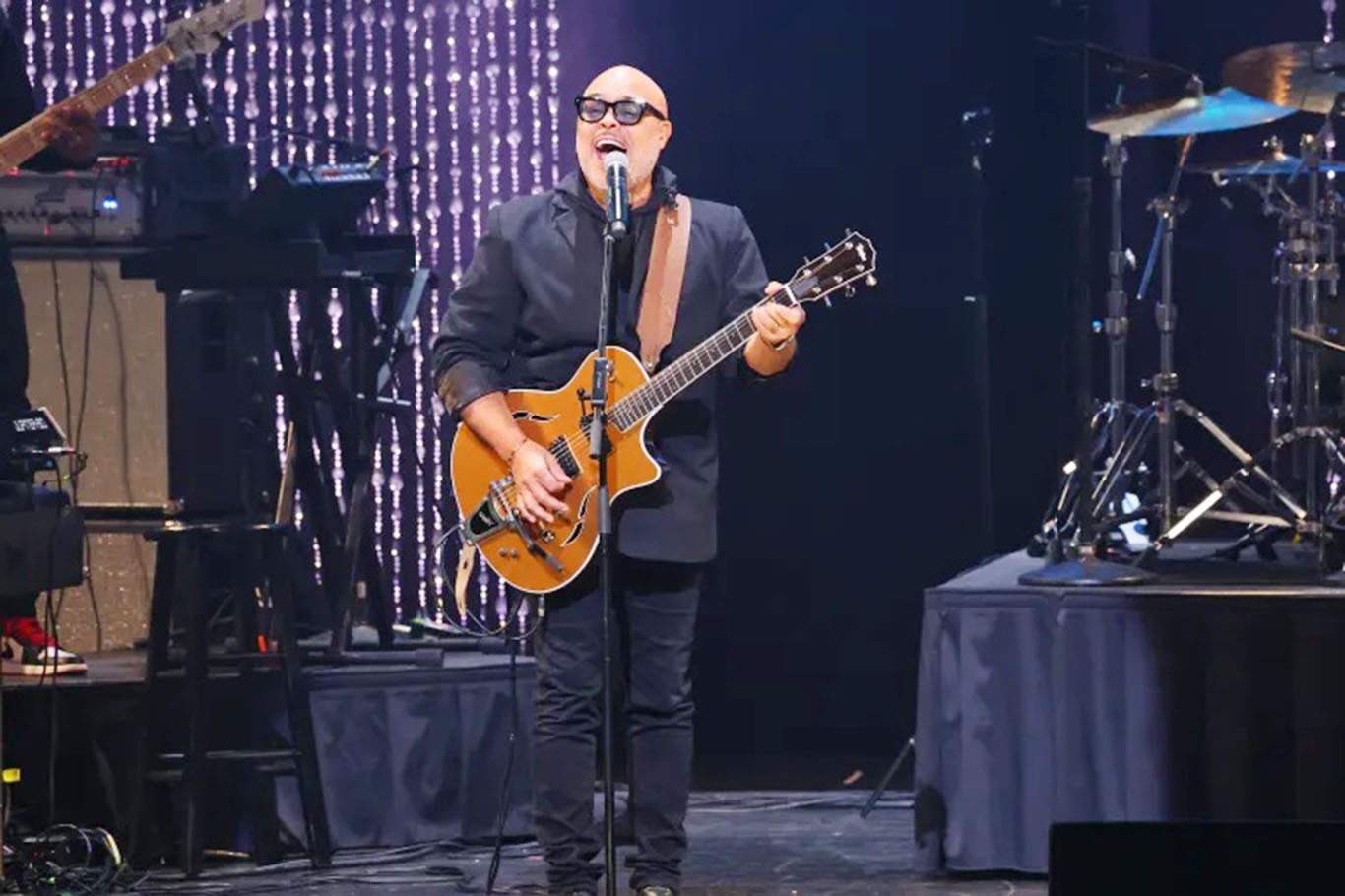 Endonezya siyonist rejime desteği nedeniyle ABD’li şarkıcının konserine izin vermedi