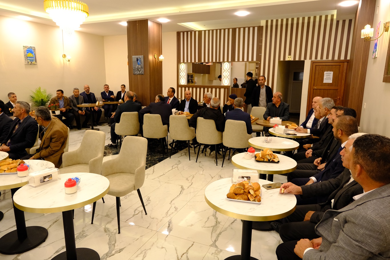 HÜDA PAR Milletvekili Serkan Ramanlı muhtarlarla toplantı 