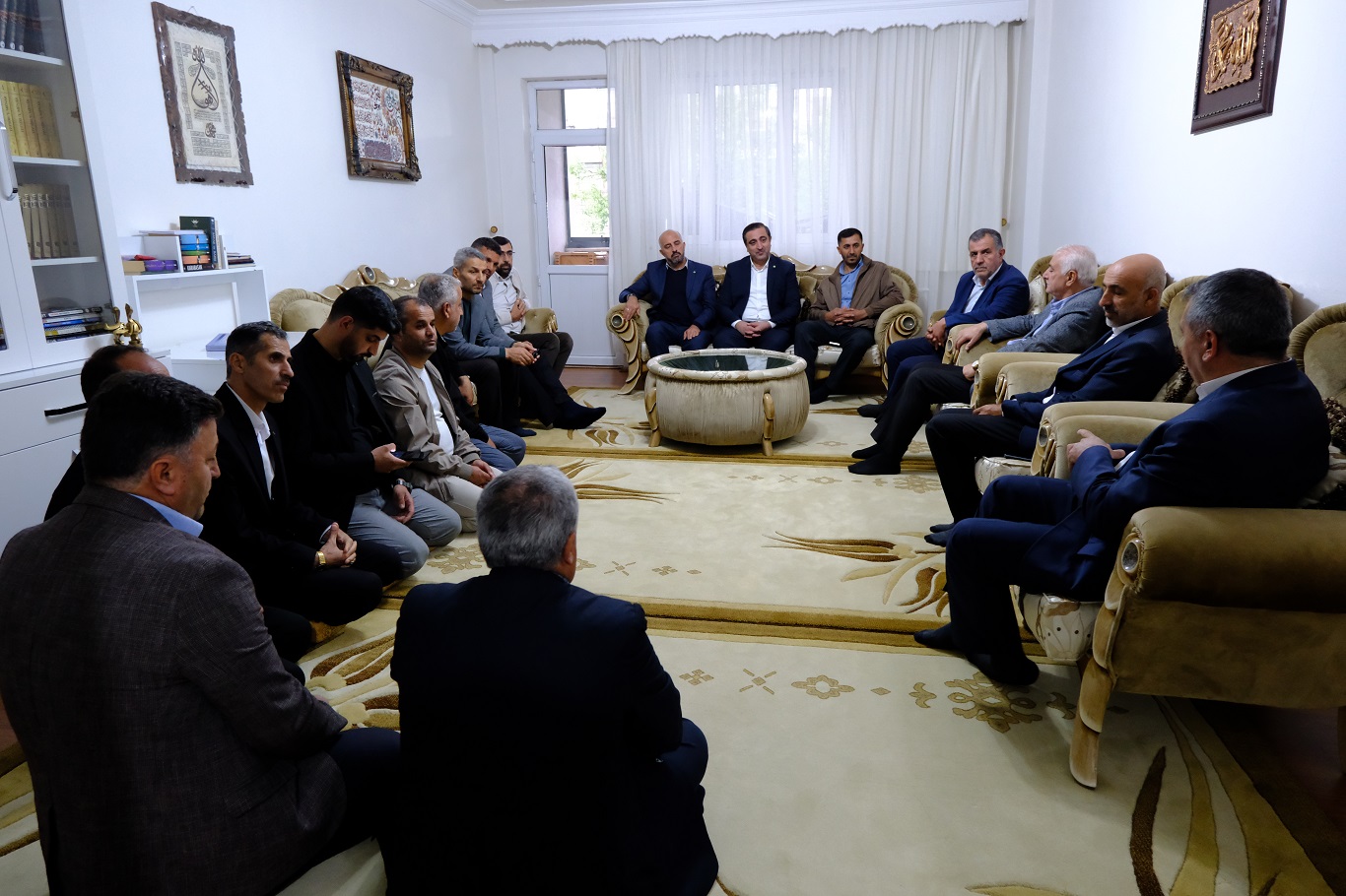 HÜDA PAR Milletvekili Ramanlı Yüksekova’da halkın sorun ve taleplerini dinledi