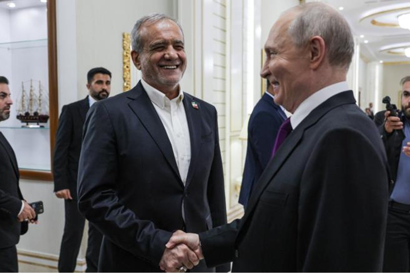 Pezeshkian tells Putin Iran remains open to diplomacy despite US aggression