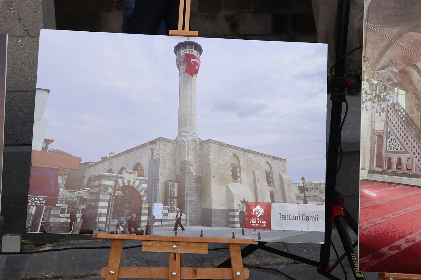 Gaziantep'te depremde hasar gören Tahtani Camii ibadete açıldı