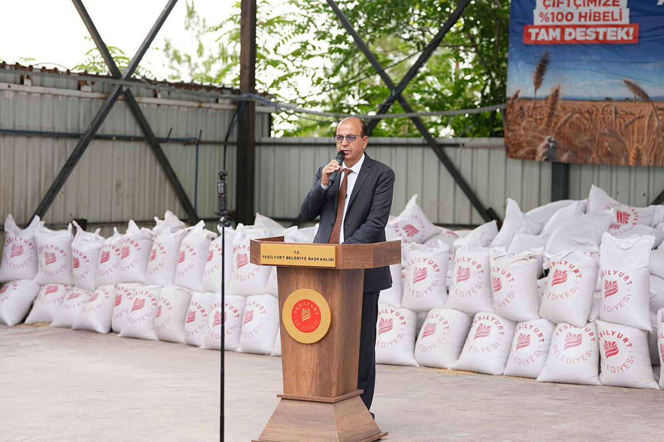 Yeşilyurt Belediye Başkanı Prof. Dr. İlhan Geçit