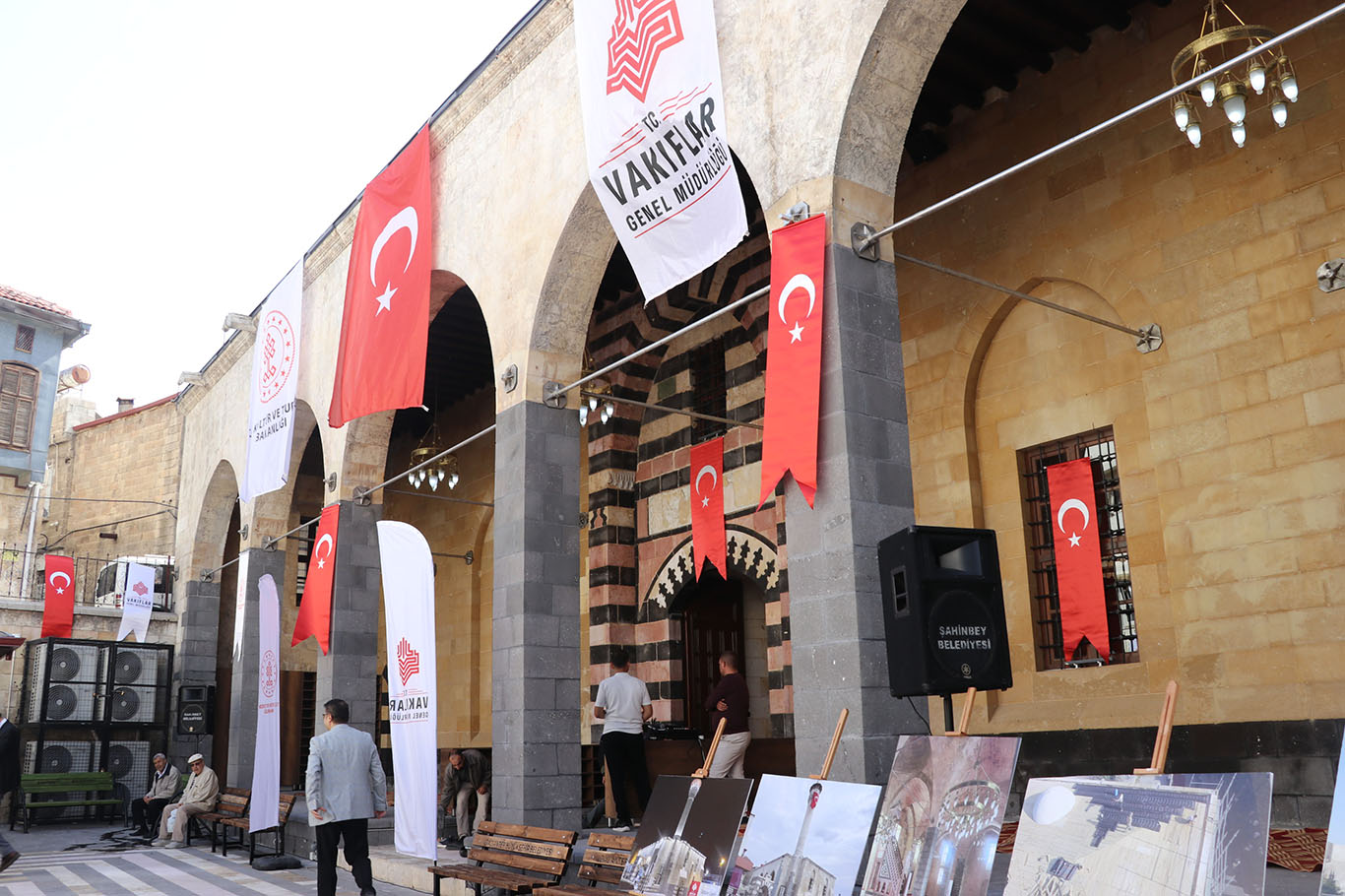 Tahtani Camii'nin açılması cemaat ve esnafı sevindirdi