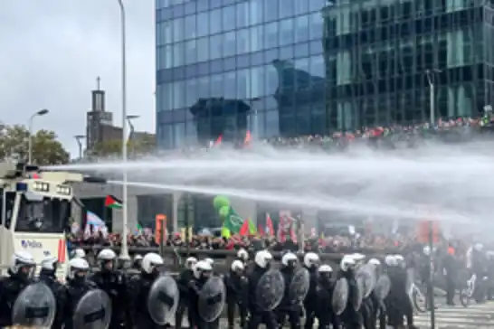 Brüksel’de hükümet karşıtı protestolar: Polis sert müdahalede bulundu