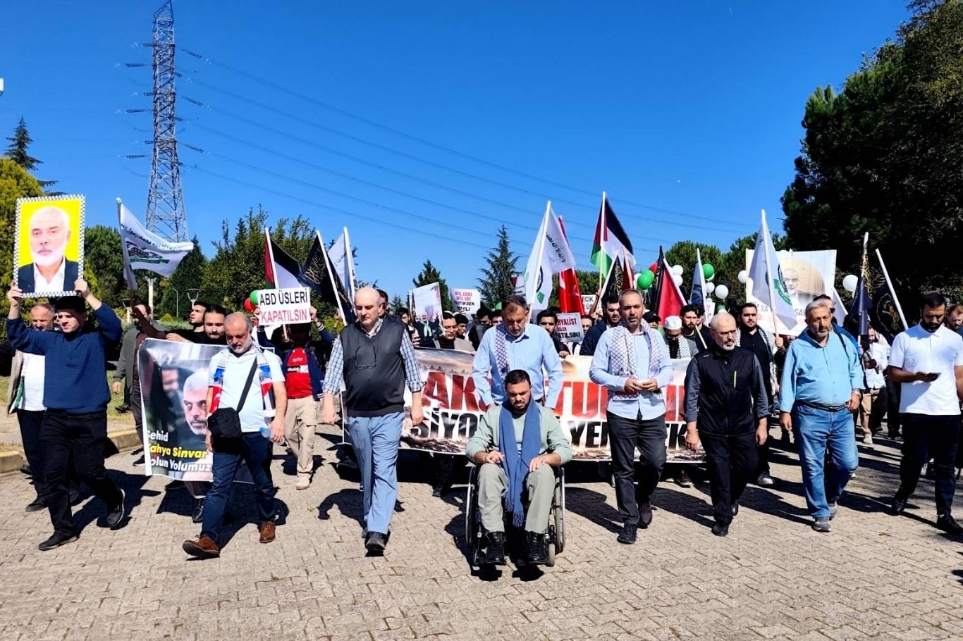 Sakarya'da Aksa Tufanı'nın 3. yıl dönümünde üniversiteli gençler Gazze için yürüdü