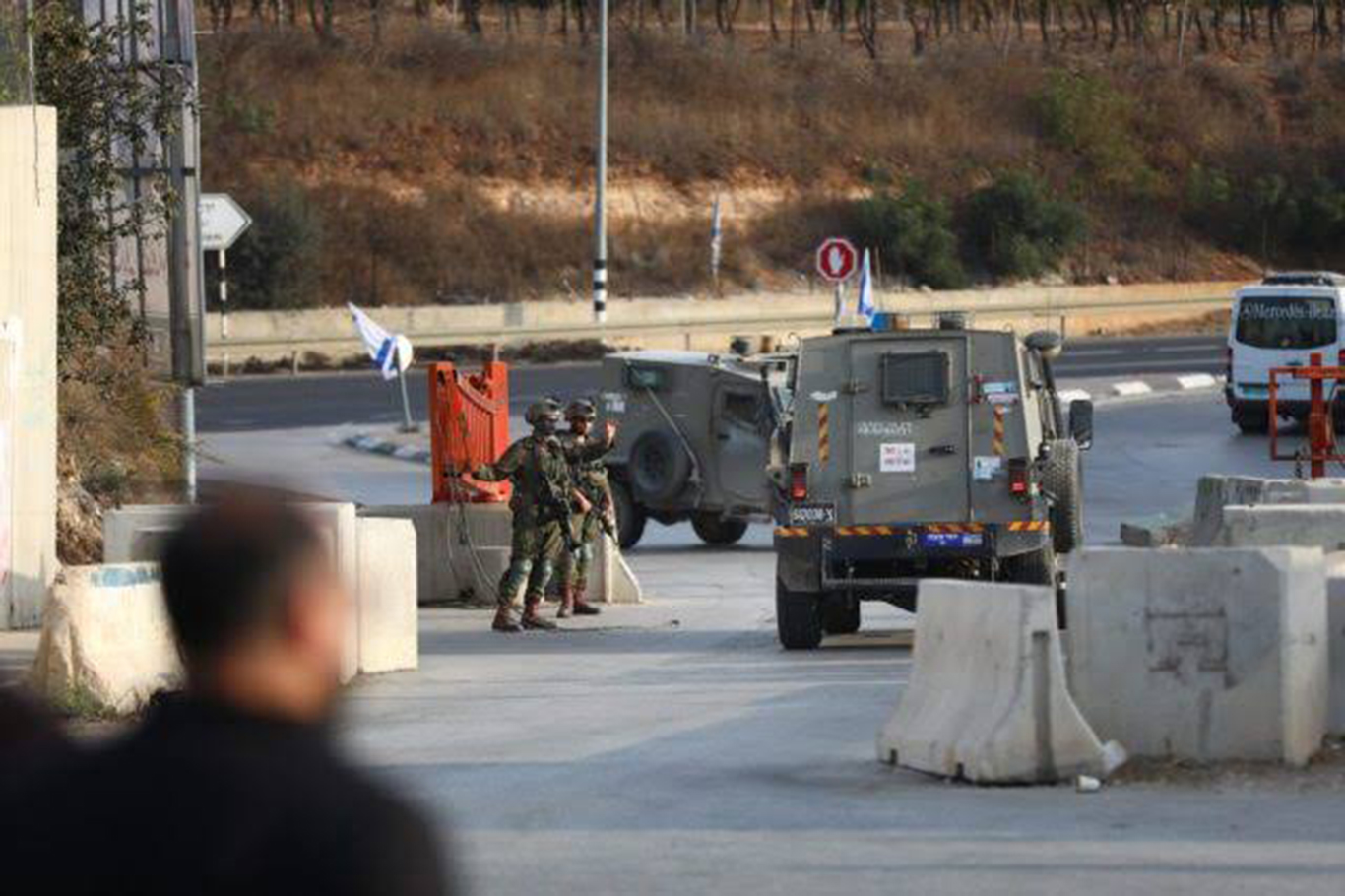 Israeli siege forces more than 3,300 Palestinians from their homes in al-Khalil