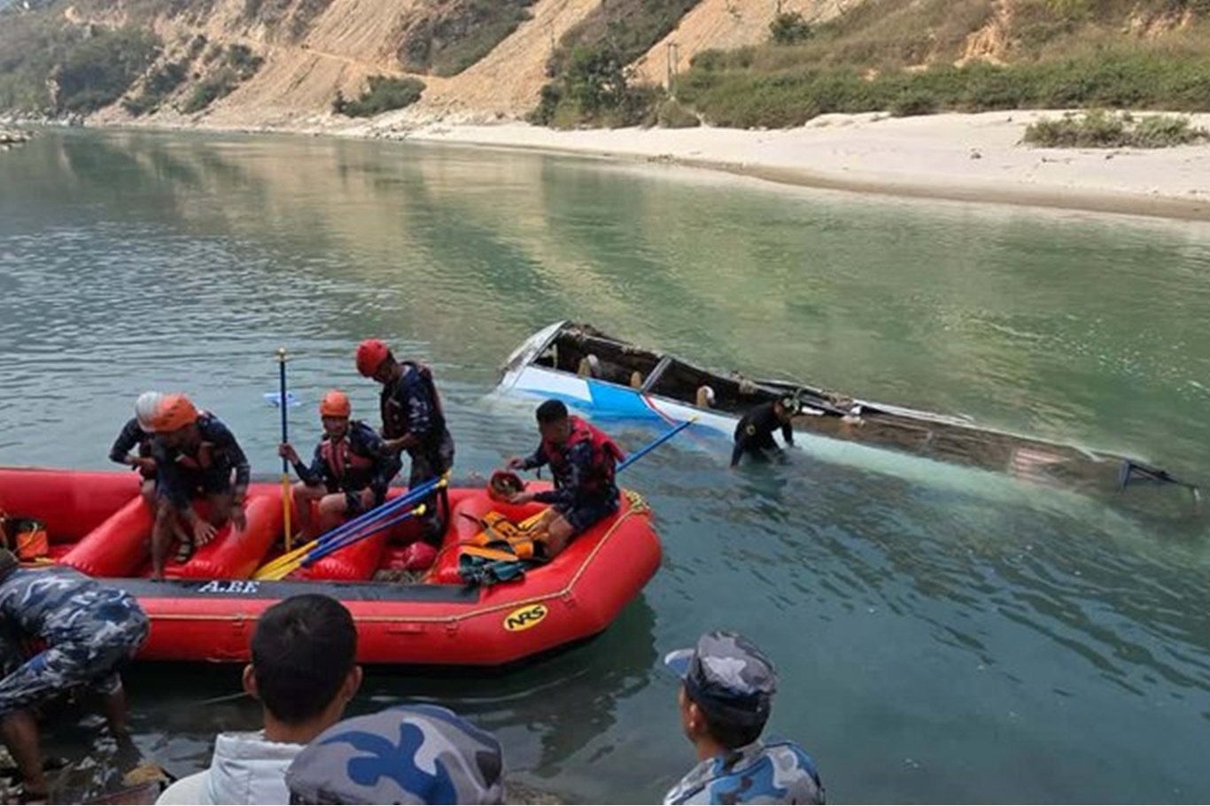 Bus plunges into river in Nepal, killing at least 10 - [İLKHA] Ilke ...
