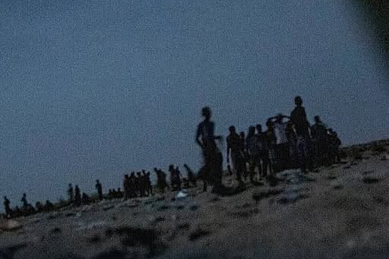 مصرع 9 أشخاص وفقد 45 آخرين إثر غرق قارب مهاجرين قبالة سواحل جيبوتي