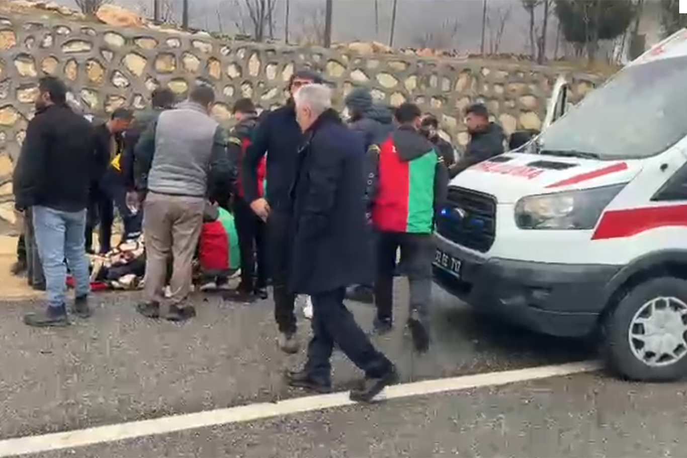 Batman'da otomobil takla atıp yandı, 2 yaralı