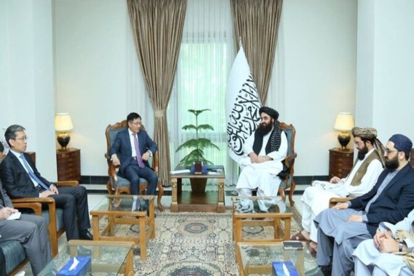 Afghan FM Muttaqi meets China’s envoy in Kabul to address regional stability
