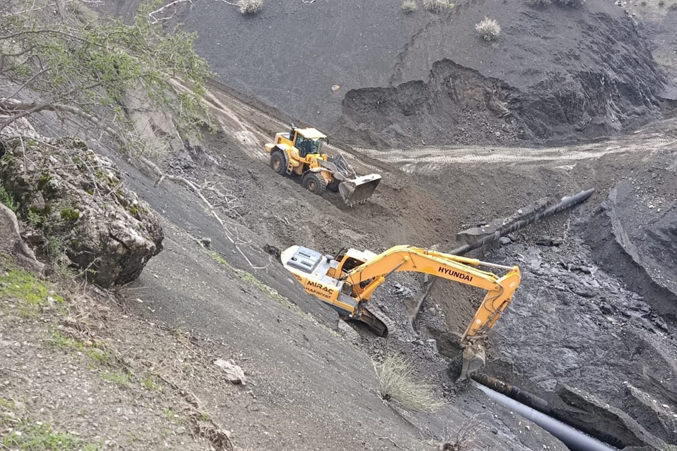 belediye Siirt’te su arızası kısmen giderildi: İki mahallede su kesintisi sürüyor