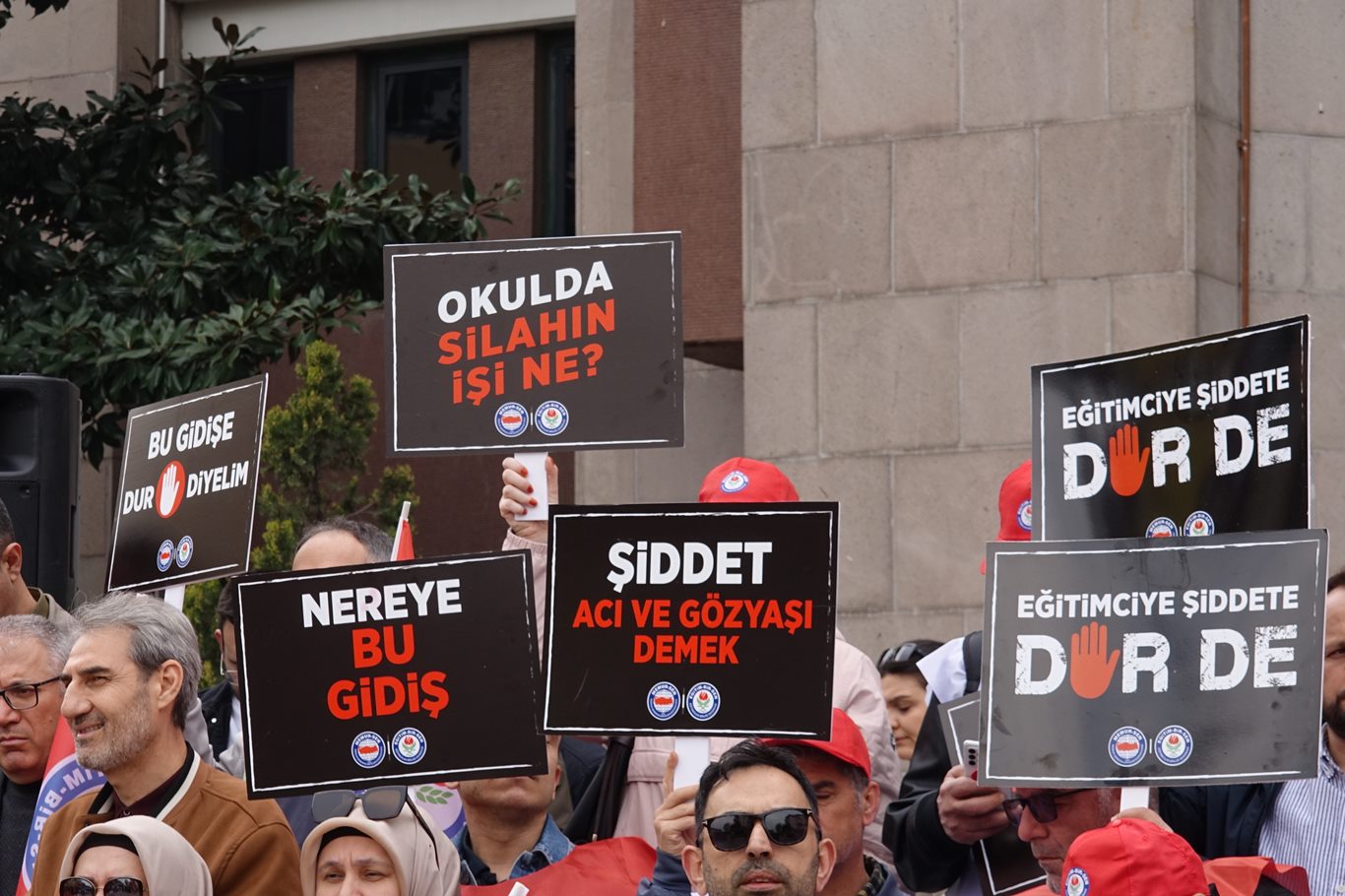 Bursa’dan Siverek'teki saldırıya tepki: Okulda şiddet istemiyoruz