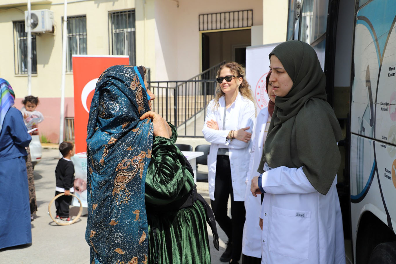 Şanlıurfa'da Roman vatandaşlara sağlık desteği