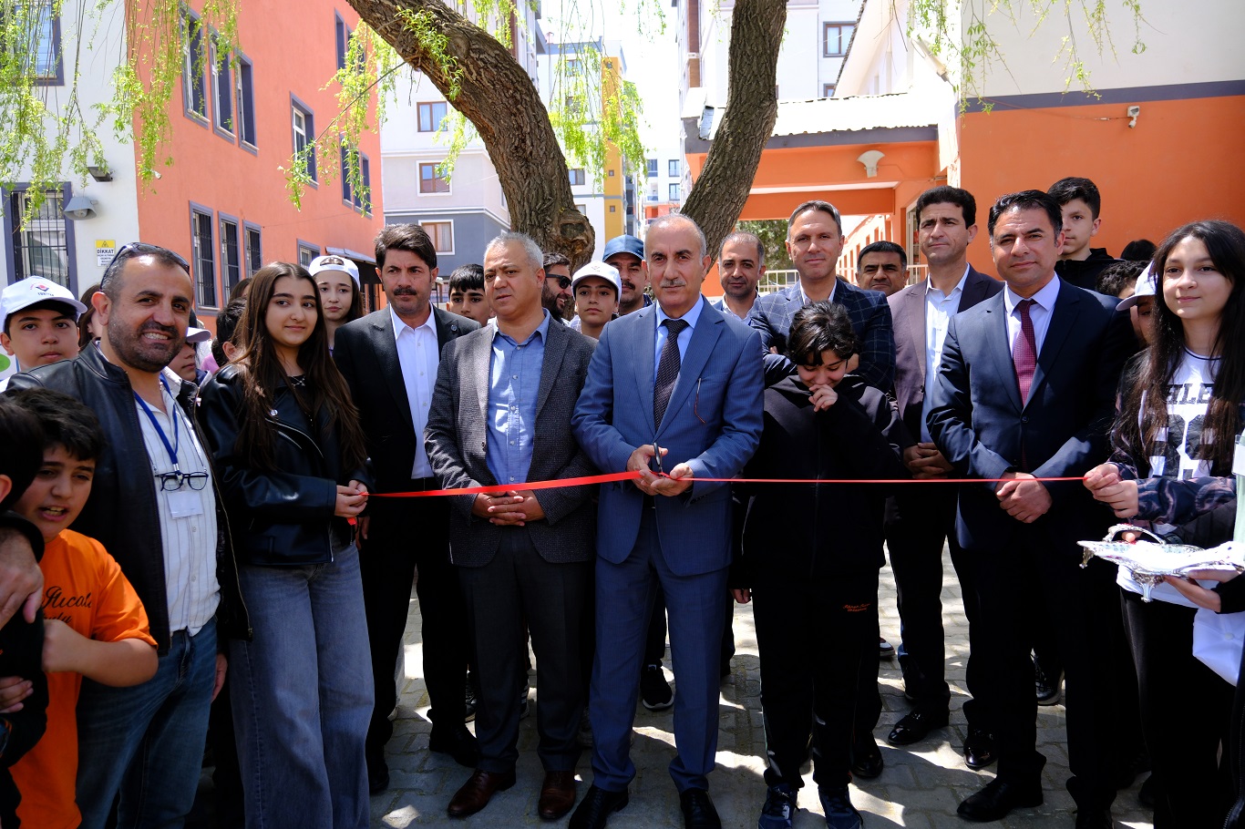 Van’da ‘TÜBİTAK 4006 Bilim Fuarı’ açıldı