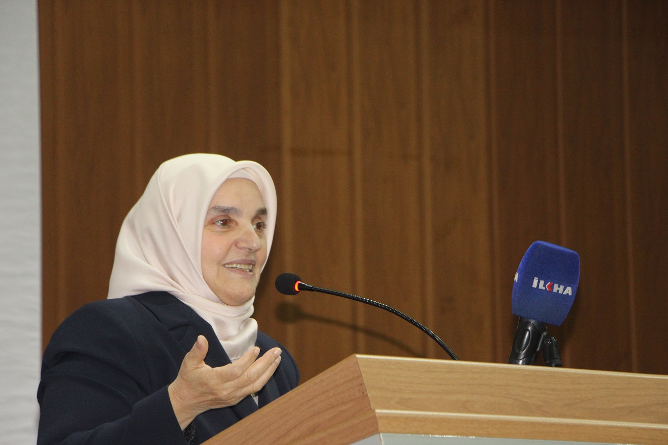 iyanet İşleri Başkanlığı Eğitim Hizmetleri Genel Müdürü Sedide Akbulut