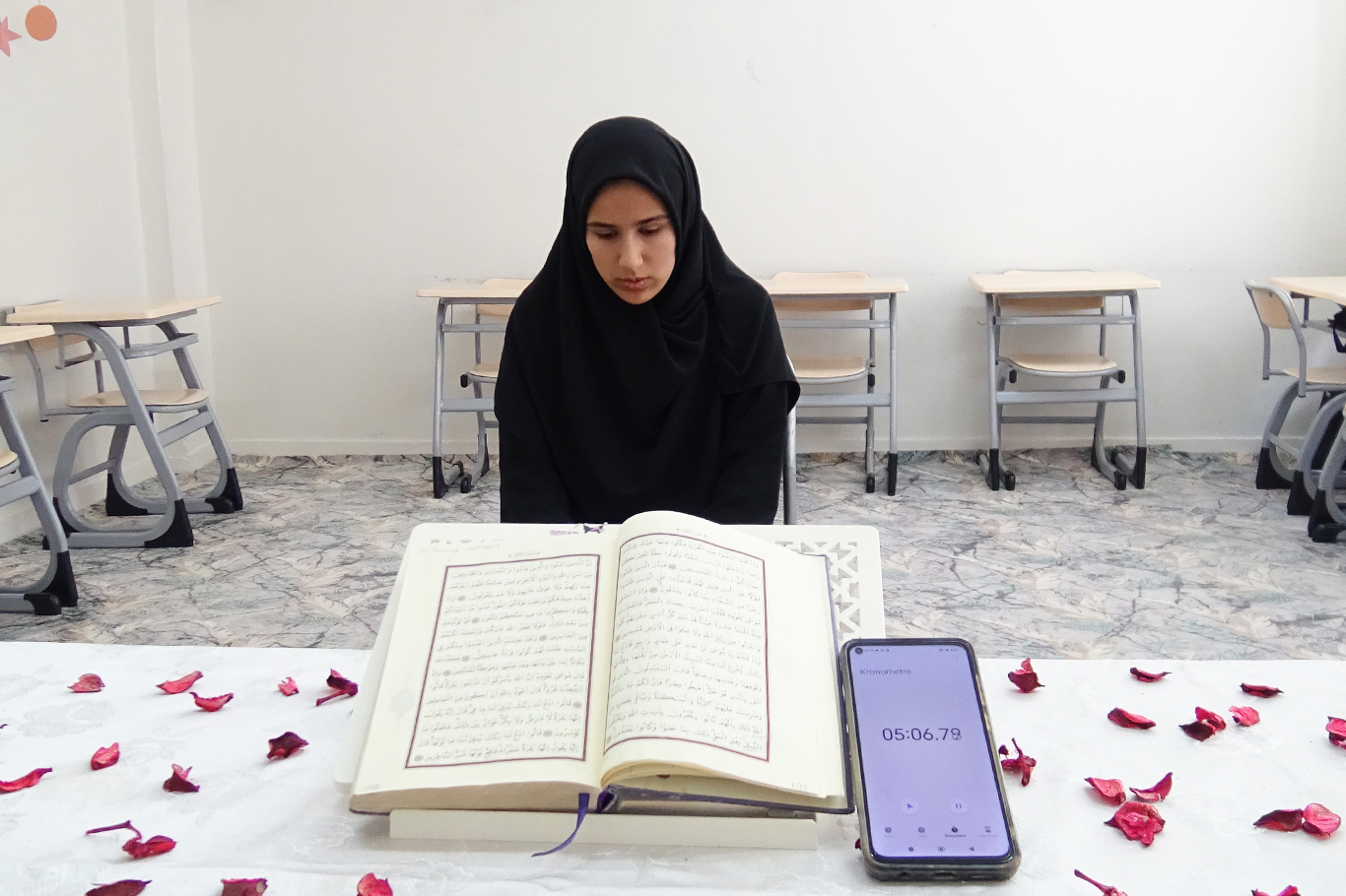 13 ayda tamamladığı hafızlığını 15 saatte ezbere hatimle taçlandırdı