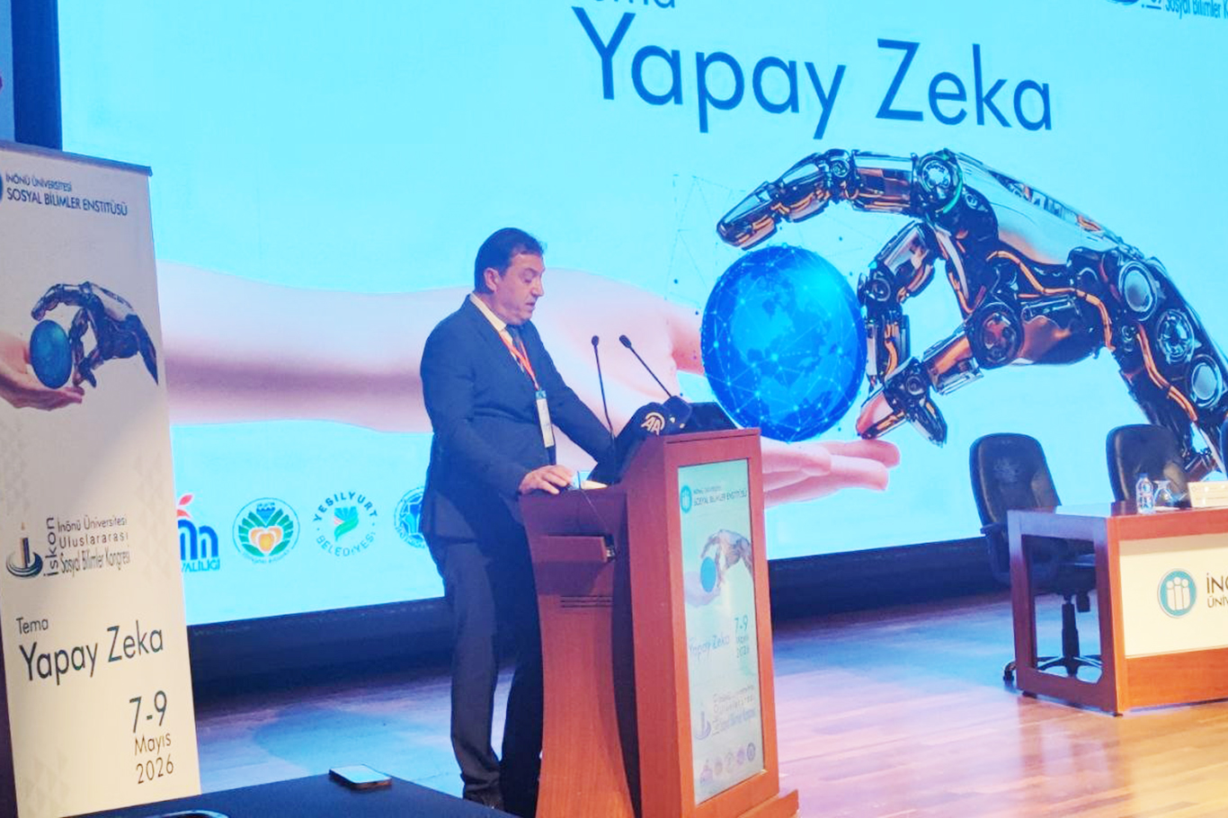 Sempozyum Düzenleme Kurulu Başkanı Prof. Dr. Osman Ağır