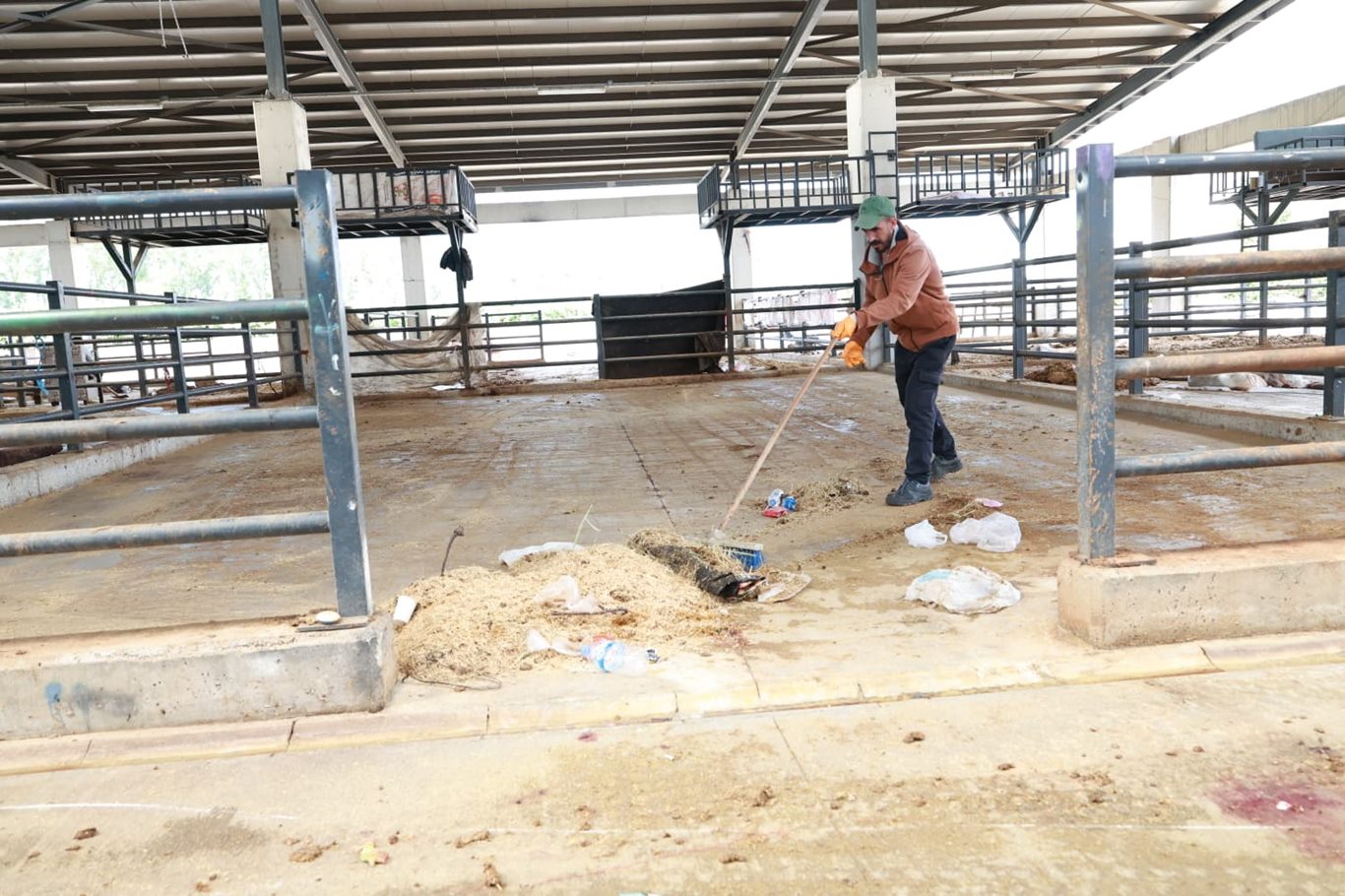 Bayramın ardından Bursa'daki kurban alanları temizlendi