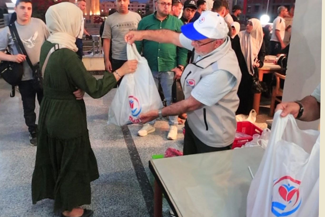 Yetimler Vakfı kurban etlerini Mısır'daki Gazzeli ailelere dağıttı
