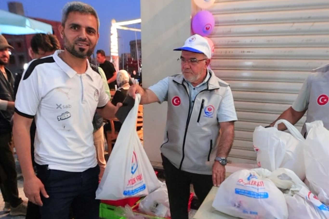 Yetimler Vakfı kurban etlerini Mısır'daki Gazzeli ailelere dağıttı