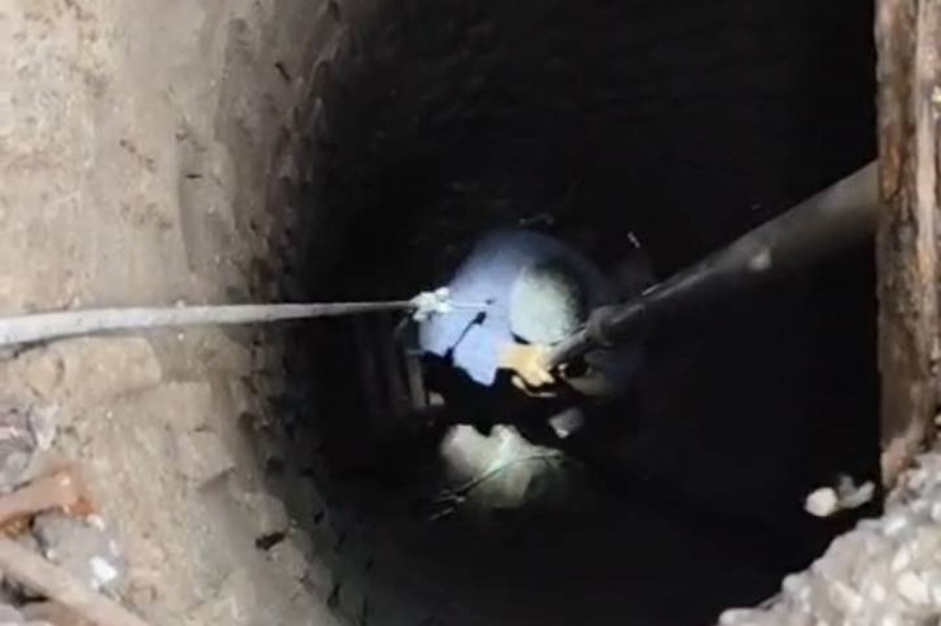Batman'da su kuyusuna düşen vatandaş kurtarıldı