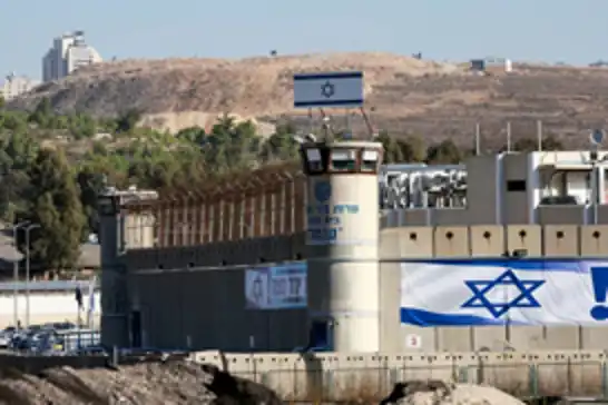 تقرير حقوقي: شهادات تتهم سلطات الاحتلال بممارسة التعذيب والاعتداءات الجنسية بحق أسرى فلسطينيين