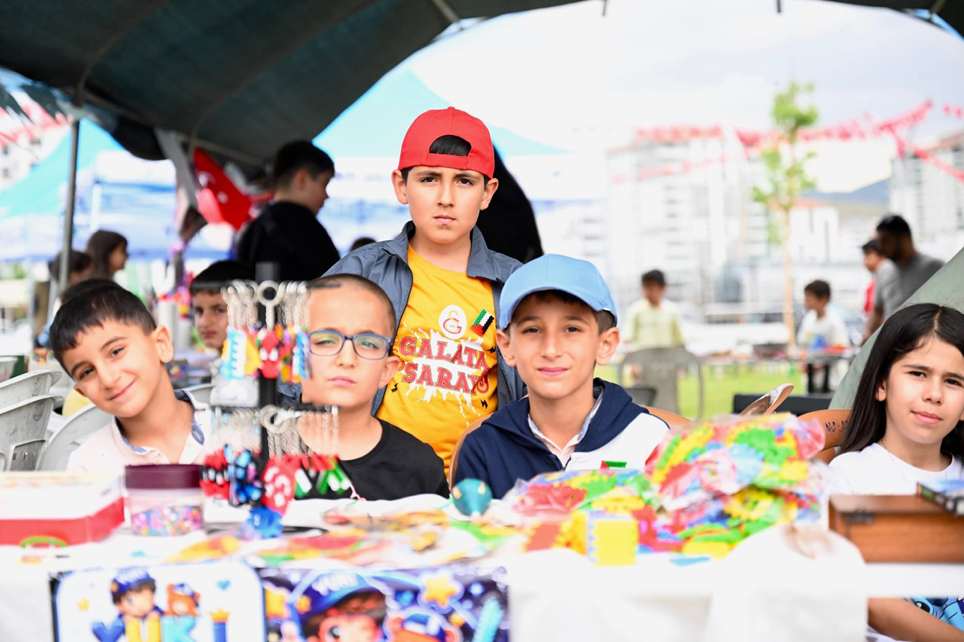 Malatya'da minik girişimcilerden anlamlı bağış